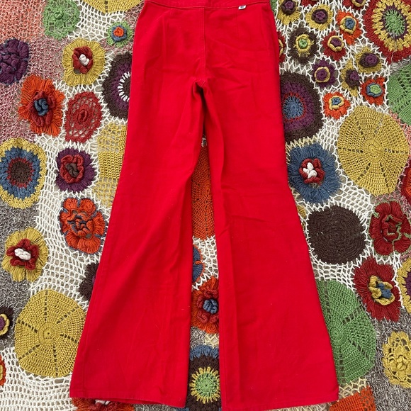 Amazing rare red 1970’s Levi bell bottoms - Picture 2 of 3